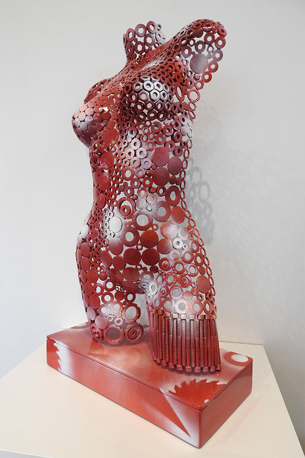 Buste femme inox sur socle haut Shannon Nuance de Rouge, blanc Vernis brillant  Acier inox - William David