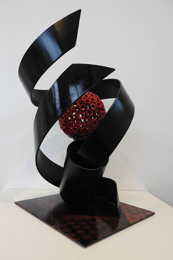Sculpture inox Noir et Rouge  Redbull   Vernis brillant Acier inox 
