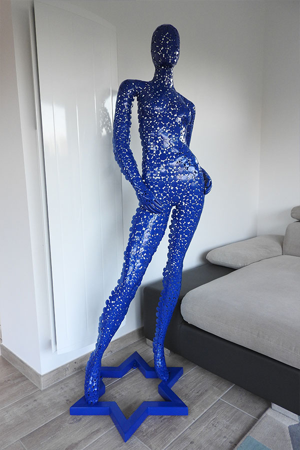 Sculpture femme  Lucille Bleu  Inox - William David