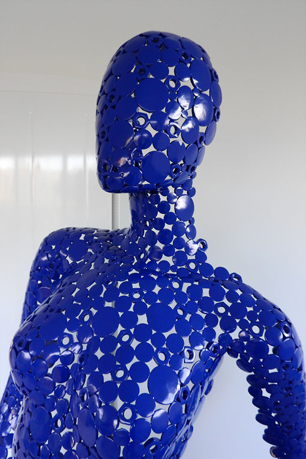 Sculpture femme  Lucille Bleu  Inox - William David