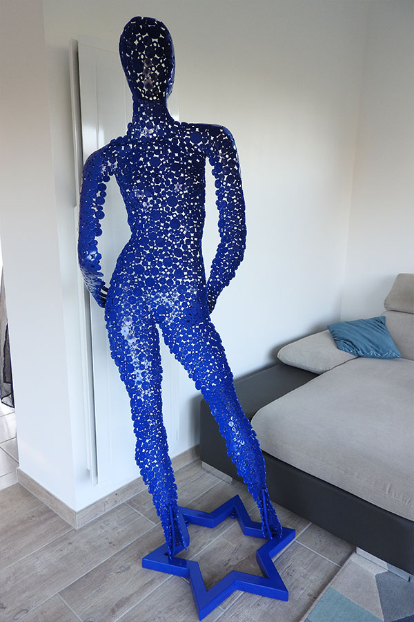 Sculpture femme  Lucille Bleu  Inox - William David