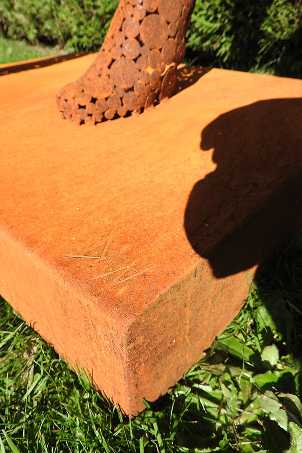  Sculpture femme  exterieur Lena    vernis brillant Acier corten